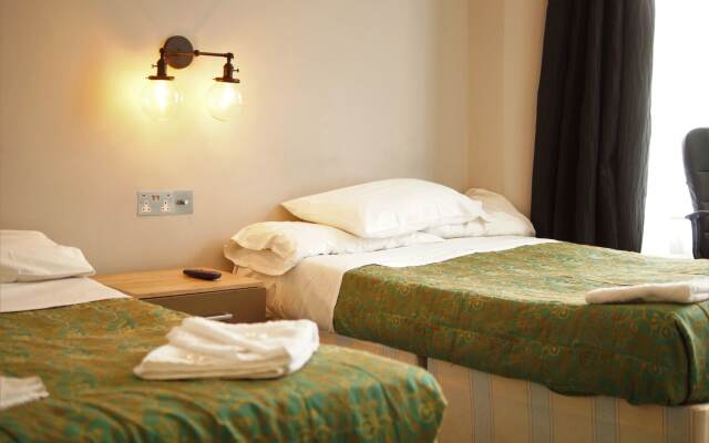 Plaza Hotel Hammersmith