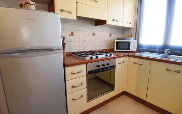 Apartment in Maslenica With Terrace