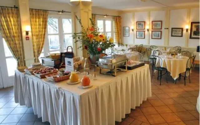 Pierre & Vacances Hotel Du Golf De Pont Royal En Provence