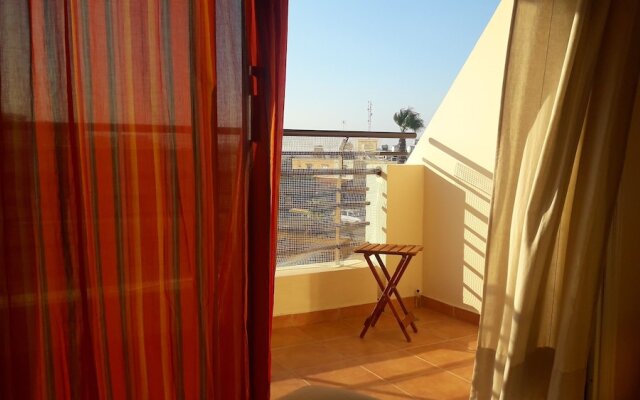 Golden Sea View Apartment