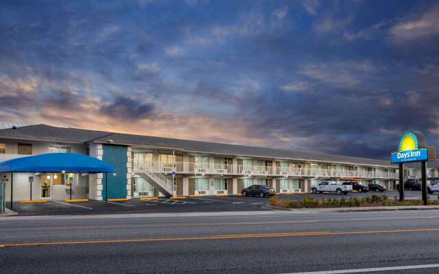 Days Inn by Wyndham Apopka/Orlando