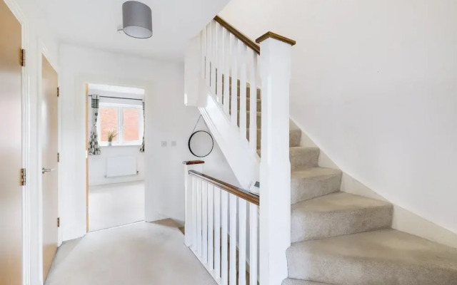 Foxherne 6 Bed & 3 Bath Serviced Hse -20