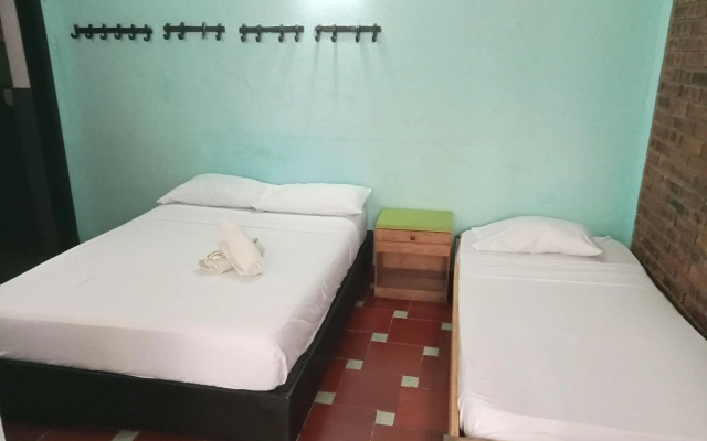 Aluna Hostel B&B