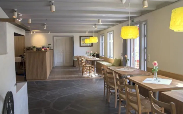 Holmen Gård Hotell og Restaurant