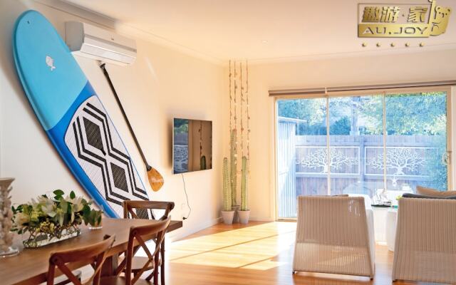 AUJOY 4 Bed  Townhouse Glen Waverley