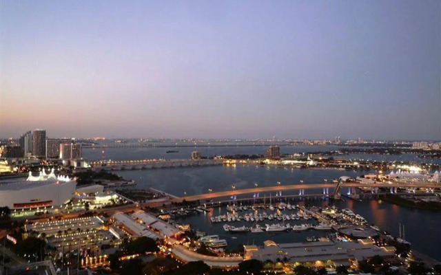 Luxury Apartments at 50 Biscayne