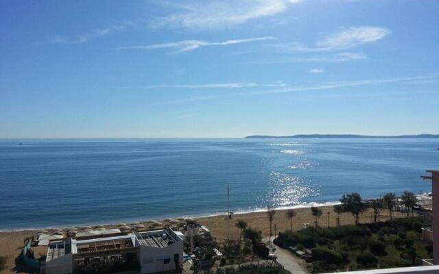 Appartement Le Lavandou, 1 pièce, 3 personnes - FR-1-308-43