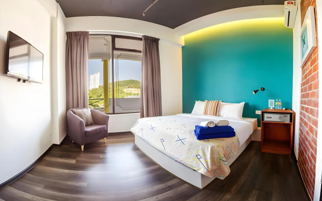 Roomies Suites