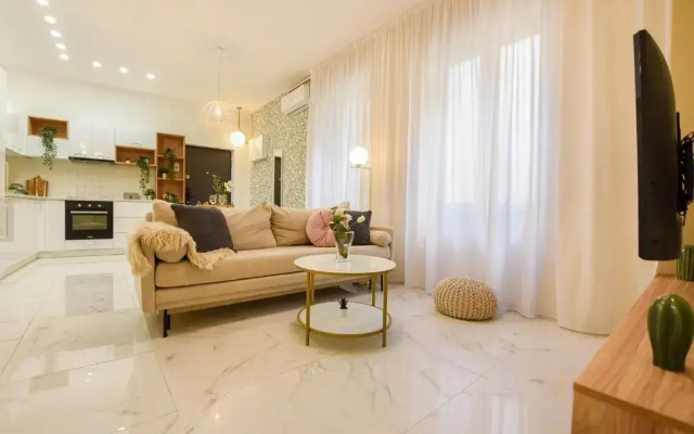GOLDEN LEAF - Stunning Central 1BR Apt