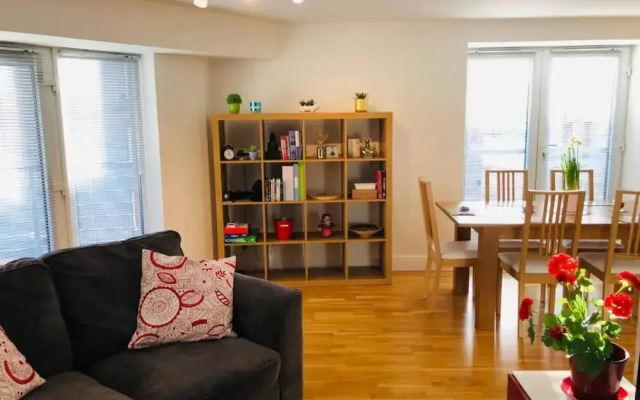 Remarkable 2 Bed Apartment in Edinburgh