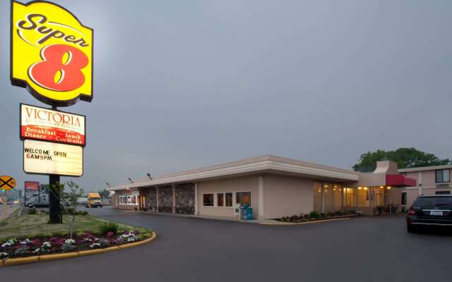 Super 8 by Wyndham Chicago Northlake O'Hare South