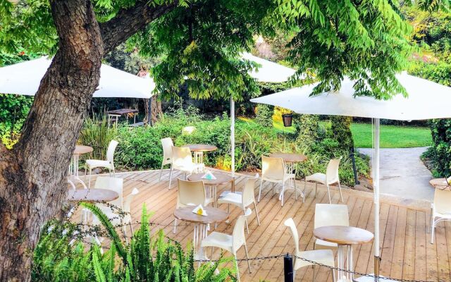 Gesher HaZiv TravelHotel