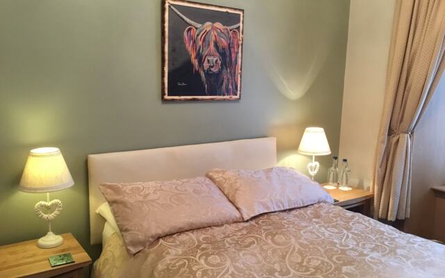 Lakeview Guest House