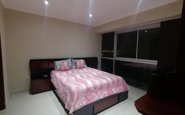 Luxury Suites Riverfront GYE