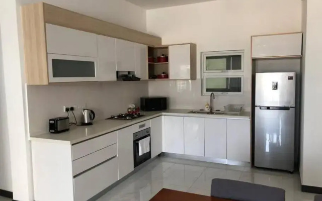 Modern luxury Condo,3 bedroom and 3 bathrooms