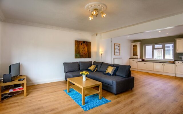 Carys Serviced Accommodation