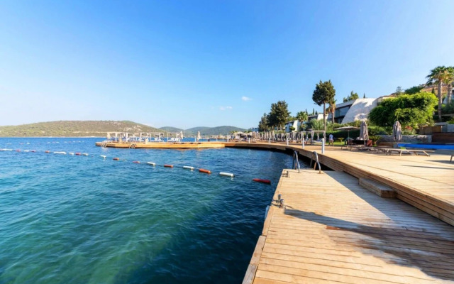 Regal Home With Shared Pool Near Beach in Bodrum