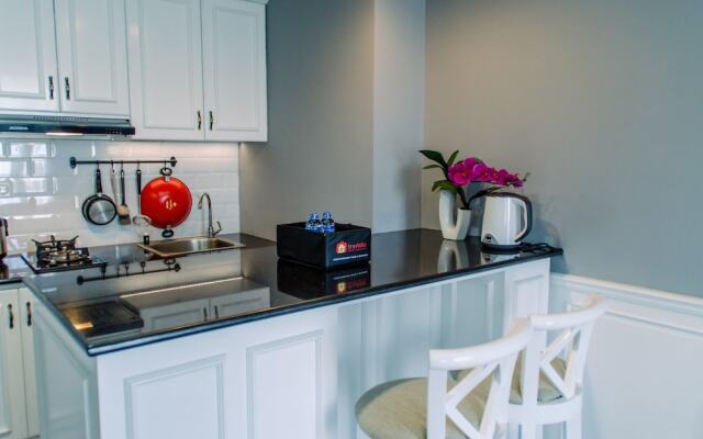 Warm And Simply Studio At Tuscany Residences