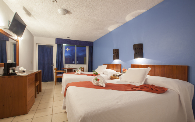 Costa De Oro Beach Hotel