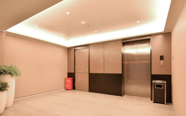 Home Inn Shanghai XuJiaHui