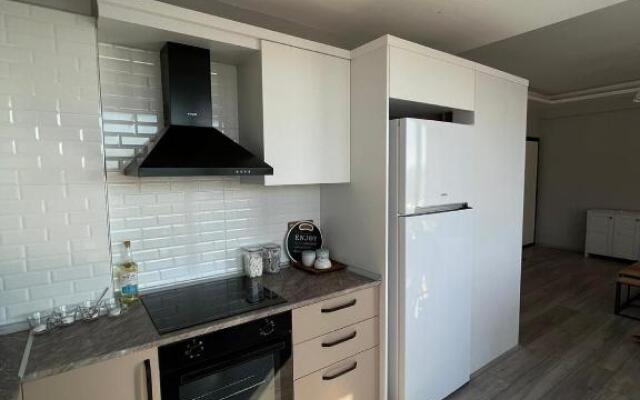 Scenic Flat With Shared Pool in Milas