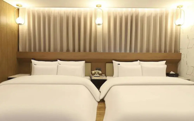 Rosy Hotel