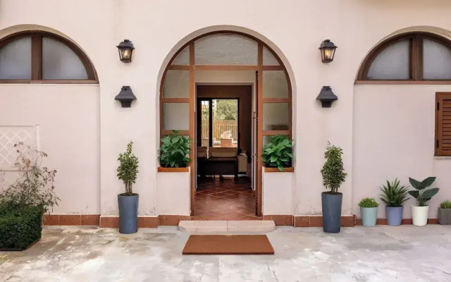 VFH The Castle Bay apartment and terrace