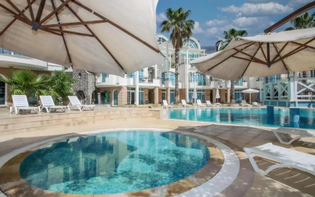 Seahorse Deluxe Hotel