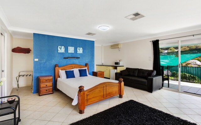 Salamander Beach Accommodation Adults Only
