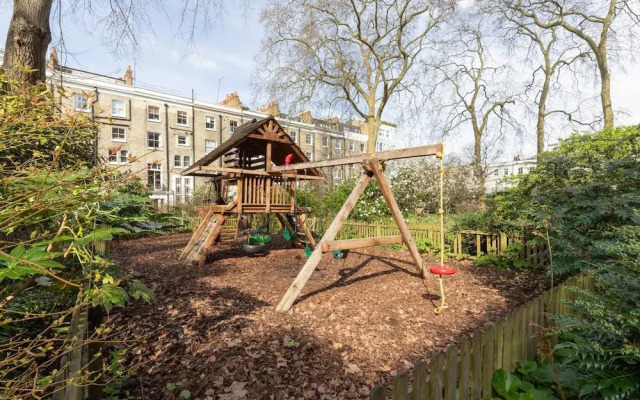 Ladbroke Gardens VII by Onefinestay