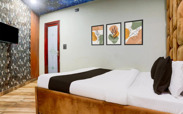 OYO Flagship 80461 R K Residency