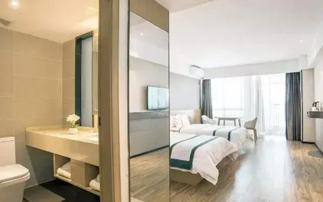 City Comfort Inn Hotel (Liuzhou Five Star Pedestrian Street Zhonghuan Building)