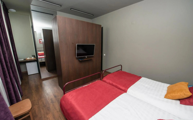 L.M Club Hotel