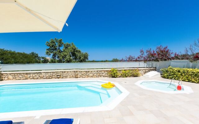 Deluxe Villa Ianthos - Outdoor Hot Tub & Kids Pool
