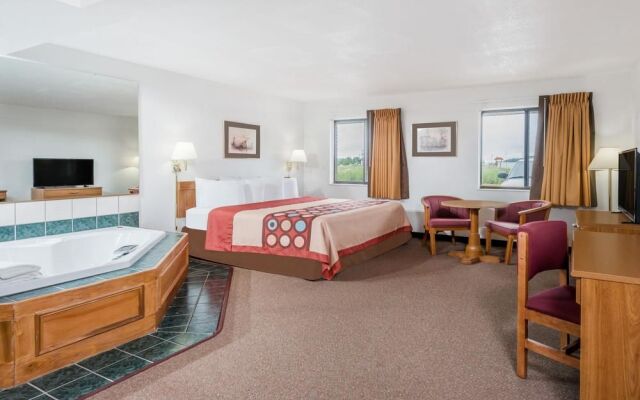 Red Carpet Inn & Suites