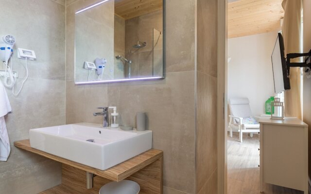 Luxurious Villa in Butkovici with Pool & Hot Tub