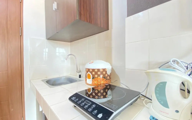 Bright Studio Room at Pinewood Apartment