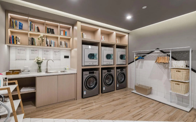 Atour Hotel, Shanghai Expo Center,Yaohua Road