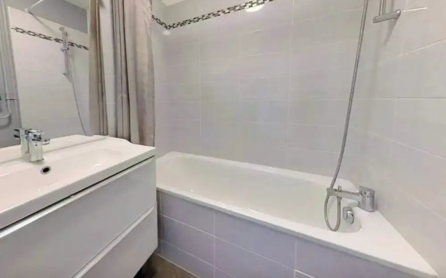 Private Room in a Shared Flat - Lyon 8 e