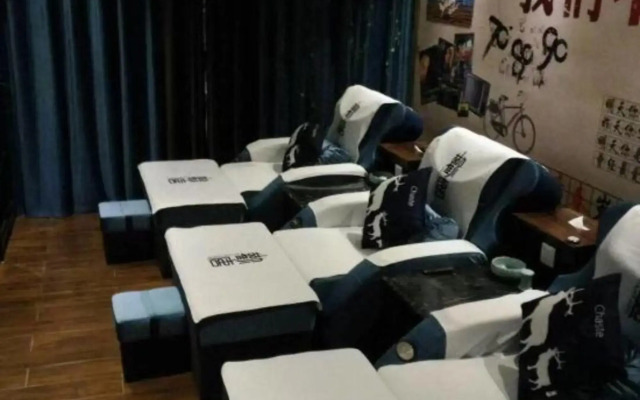 Jiaxing Guantang Leju Bussiness Hotel