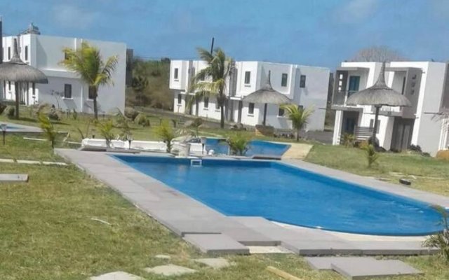 Lovely 2-bedrooms vacation villa with 3 pools