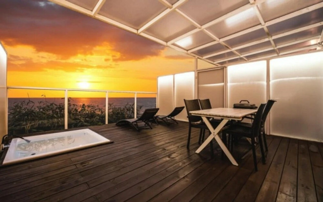 Pohang Red House Ocean Hills Pension