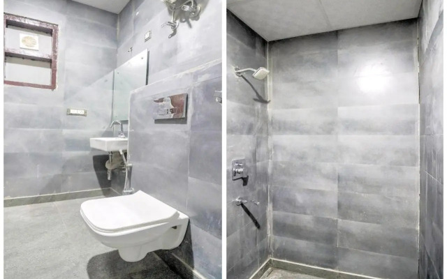 Collection O 79356 Mahavir Enclave