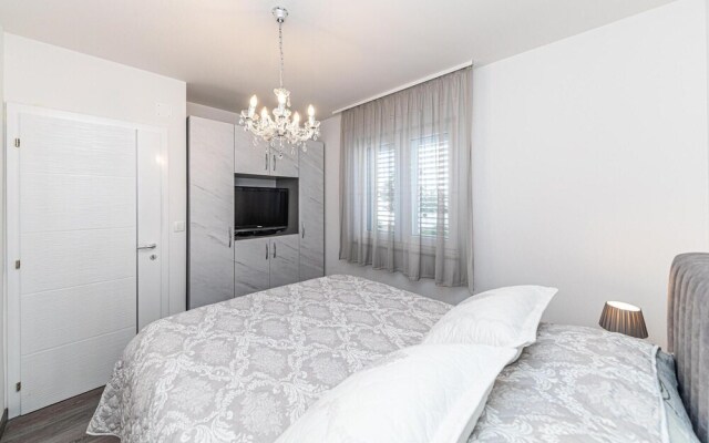 Nice Apartment in Seget Donji With Wifi and 1 Bedrooms