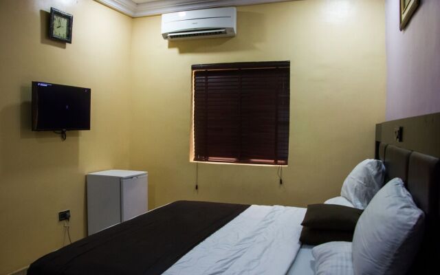 Sweet Season Luxury Suites