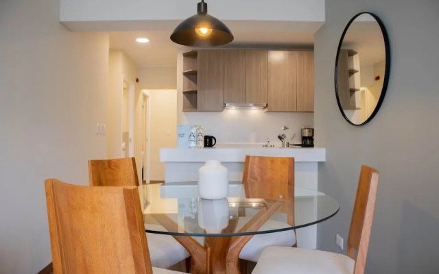 w Modern 2BR w Scenic Balcony Close to Kennedy Park