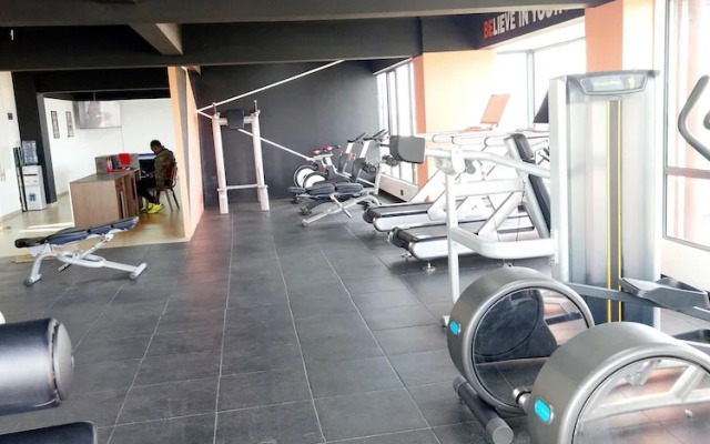 Luxurious Nairobi Condo With Rooftop Pool & Gym