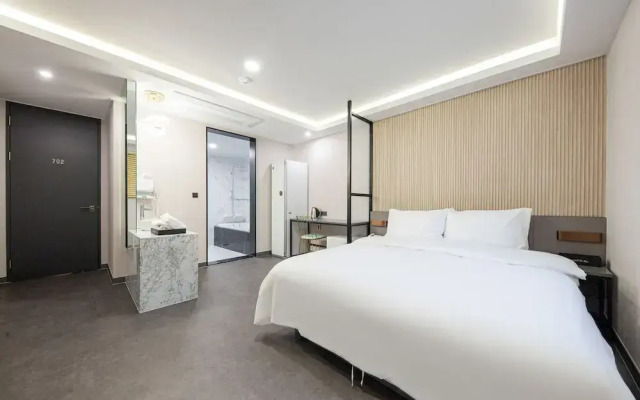 Hotel 24st Urban Brown Seosan Lake Park