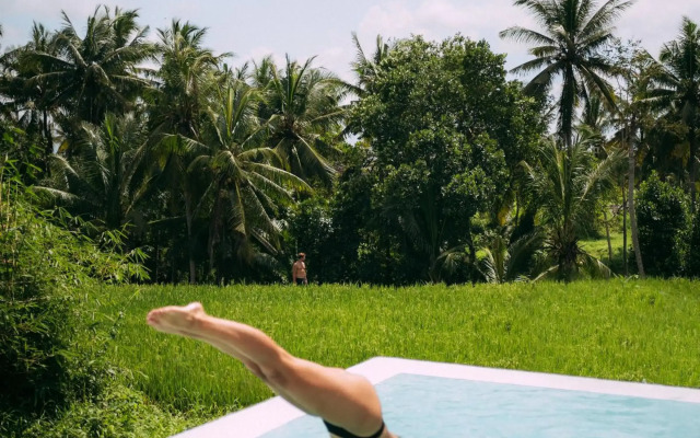 Woywoy Escape Samu (Adults Only)