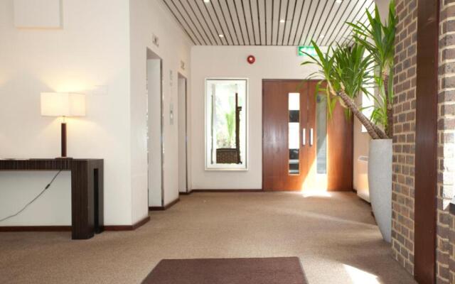 Tower Bridge Apartment